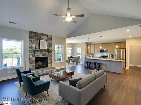 Living - 303 Terry Rd, Bostic, NC 28018 photo 3 of 5