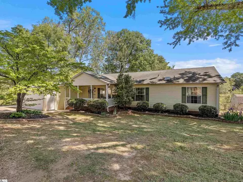 107 Lakeview Dr, Inman, SC 29349