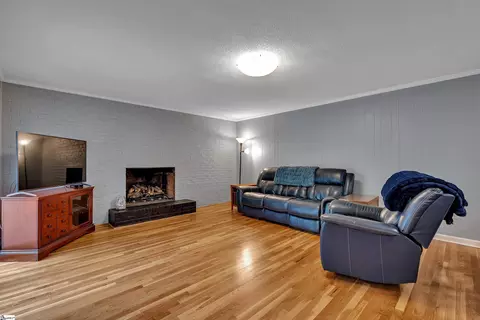 Living - 141 Greybridge Rd, Pelzer, SC 29669 photo 2 of 3