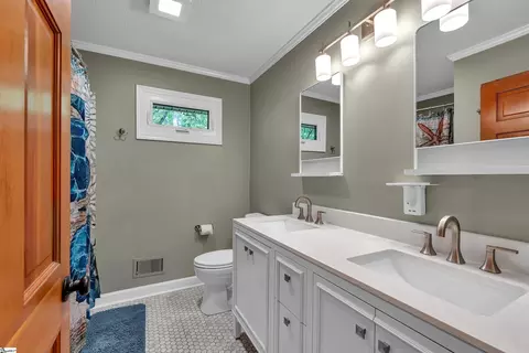 Bath - 141 Greybridge Rd, Pelzer, SC 29669 photo 1 of 2