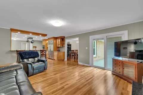 Living - 141 Greybridge Rd, Pelzer, SC 29669 photo 3 of 3