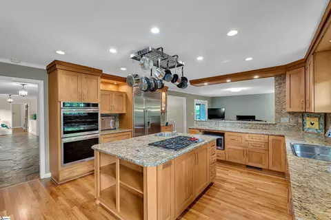 Kitchen - 141 Greybridge Rd, Pelzer, SC 29669 photo 3 of 4