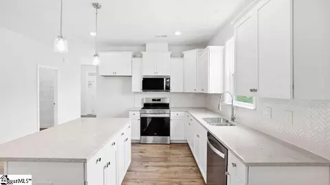 Kitchen - 701 Hidden Creek Ct, Seneca, SC 29678 photo 1 of 4