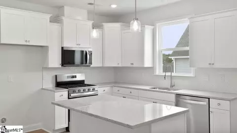 Kitchen - 701 Hidden Creek Ct, Seneca, SC 29678 photo 2 of 4