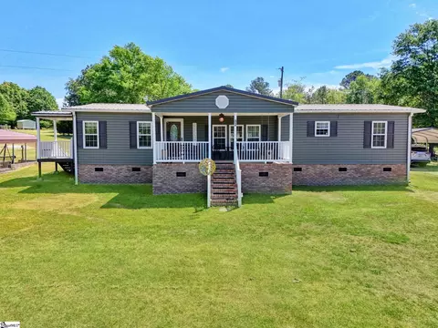 82 Laredo Dr, Gray Court, SC 29645