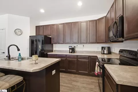 Kitchen - 107 Silo Aly, Seneca, SC 29672 photo 3 of 4
