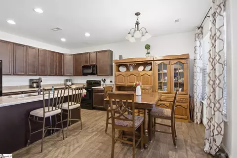 Kitchen - 107 Silo Aly, Seneca, SC 29672 photo 4 of 4