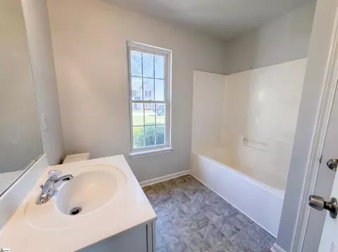 Bath - 315 Springfield Cir, Easley, SC 29642 photo 3 of 3