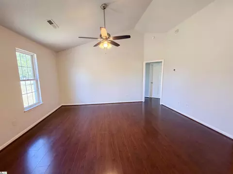 Living - 315 Springfield Cir, Easley, SC 29642 photo 2 of 2