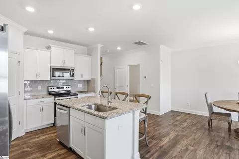Kitchen - 6 Planters Pl, Greer, SC 29650 photo 3 of 3