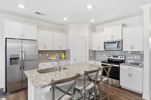 Kitchen - 6 Planters Pl, Greer, SC 29650 photo 2 of 3