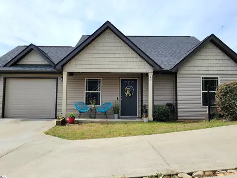 25 Pamela Dr, Greenville, SC 29611