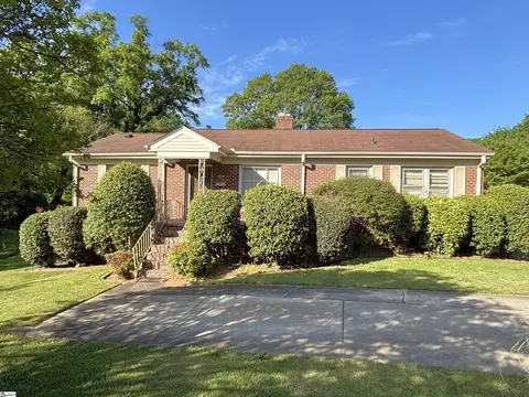 126 W Circle Ave, Greenville, SC 29607