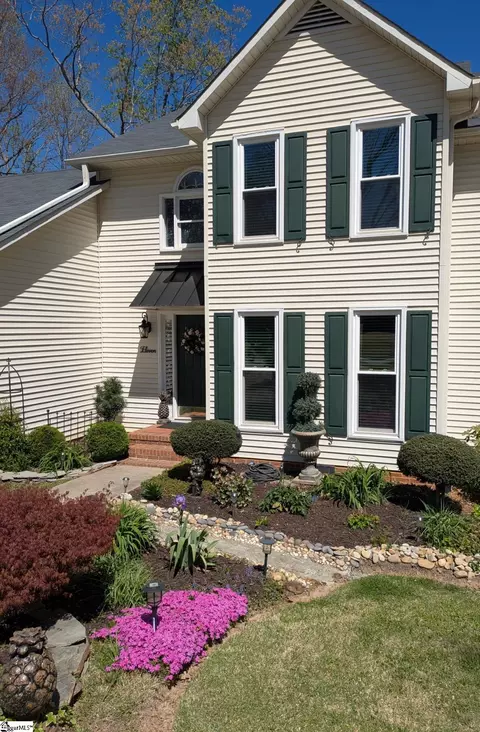 11 Spring View Ln, Taylors, SC 29687