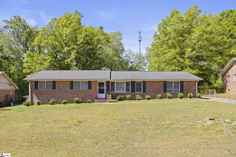 126 Avon Dr, Taylors, SC 29687