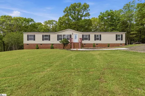 207 Elijah Simmons Rd, Woodruff, SC 29388