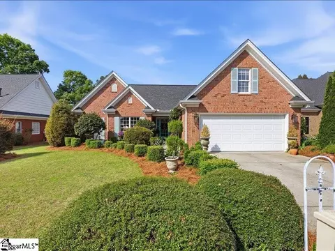 231 Bouchillion Dr, Greenville, SC 29615