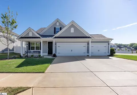 211 Encampment Blvd, Simpsonville, SC 29681