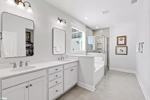 Bath - 211 Encampment Blvd, Simpsonville, SC 29681 photo 1 of 2