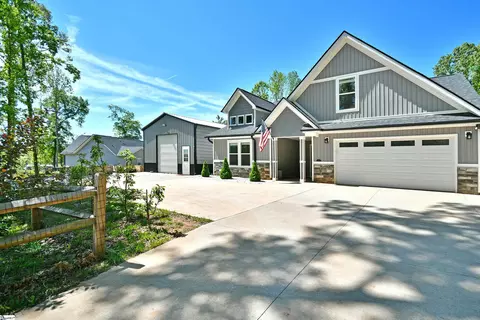 197 Falling Creek Rd, Spartanburg, SC 29301