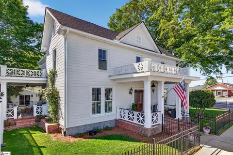 109 W Curtis St, Simpsonville, SC 29681