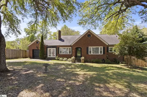 229 Florence St, Pickens, SC 29671