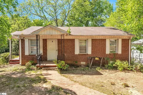 8 Shepard Dr, Greenville, SC 29609