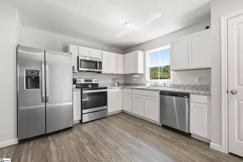 Kitchen - 259 Ralston Rd, Greer, SC 29651 photo 2 of 3