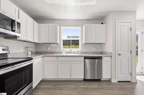 Kitchen - 259 Ralston Rd, Greer, SC 29651 photo 3 of 3