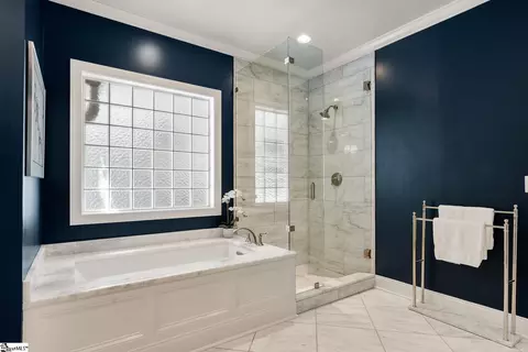Bath - 6 Sproughton Ct, Greer, SC 29650 photo 3 of 7