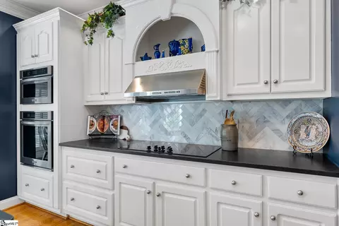 Kitchen - 6 Sproughton Ct, Greer, SC 29650 photo 3 of 5