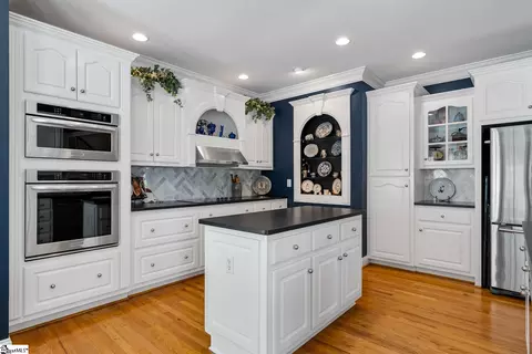 Kitchen - 6 Sproughton Ct, Greer, SC 29650 photo 5 of 5