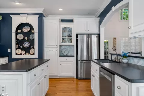 Kitchen - 6 Sproughton Ct, Greer, SC 29650 photo 4 of 5