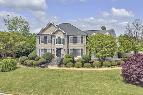 400 Ladykirk Ln, Greer, SC 29650
