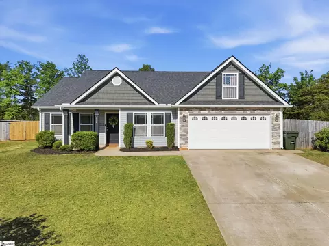 414 Camden Lee Ct, Inman, SC 29349