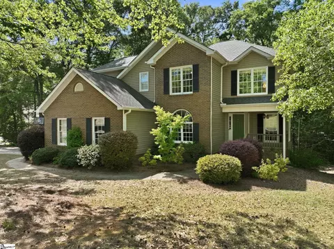2 Trailstream Dr, Mauldin, SC 29662