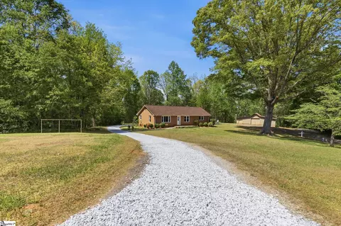 129 Bradley Dr, Pickens, SC 29671