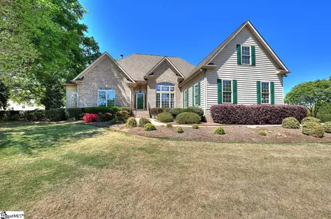 15 Mandarin Cir, Taylors, SC 29687