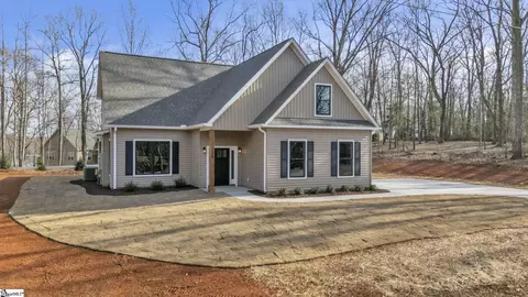 124 James Dr, Townville, SC 29689