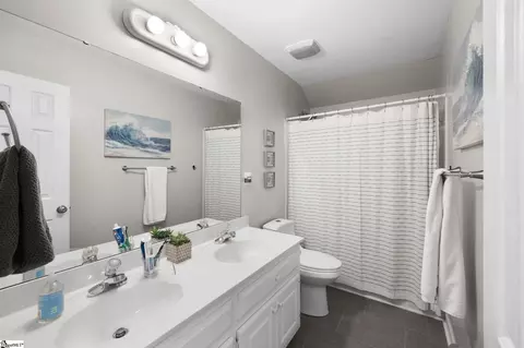 Bath - 210 Rock Rd, Greer, SC 29651 photo 5 of 5