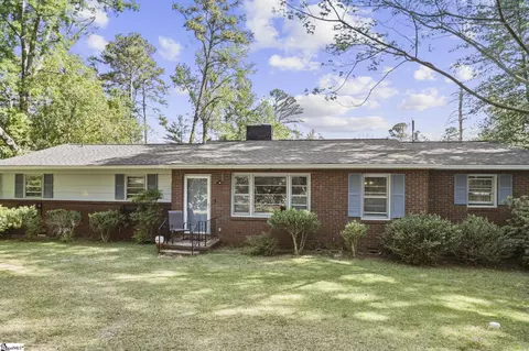 118 Kensington Dr, Spartanburg, SC 29306