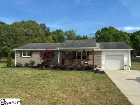 606 E Darby Rd, Taylors, SC 29687