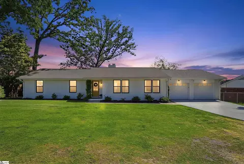 205 Wadsworth Rd, Spartanburg, SC 29301