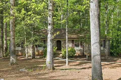 122 Bellview Dr, Taylors, SC 29687