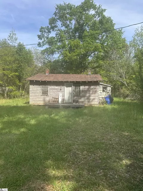 256 Cedar St, Woodruff, SC 29388