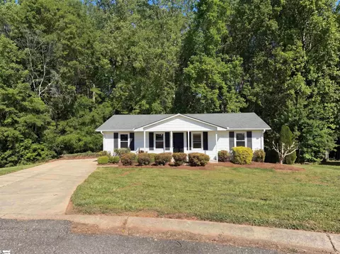 272 Wolfe Ln, Inman, SC 29349