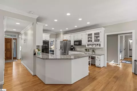 Kitchen - 32 Wrenwood Ct, Greer, SC 29651 photo 2 of 4