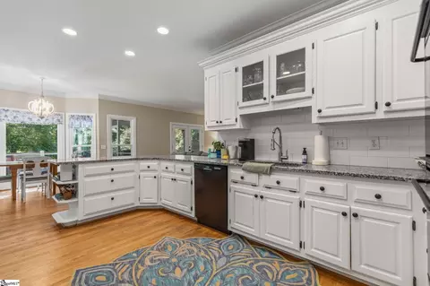Kitchen - 32 Wrenwood Ct, Greer, SC 29651 photo 4 of 4