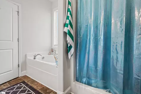 Bath - 490 Vestry Pl, Moore, SC 29369 photo 4 of 5