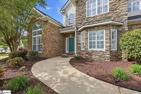 1 Braeburn Dr, Simpsonville, SC 29681